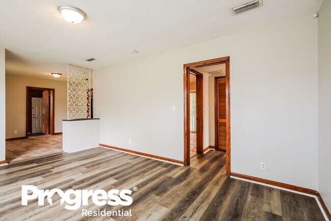 Building Photo - 5331 Glenwood Ave
