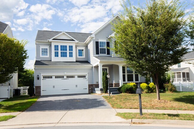 Foto del edificio - 5 Bed, 4.5 Bath Single Family Home in Step...