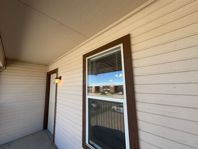 Building Photo - 1006 Circle M Dr