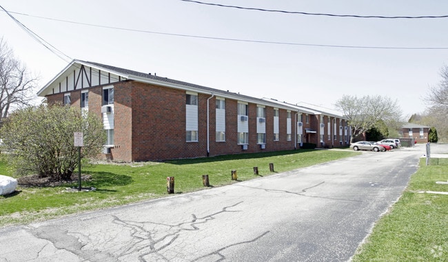 Building Photo - Lake Park Apartments