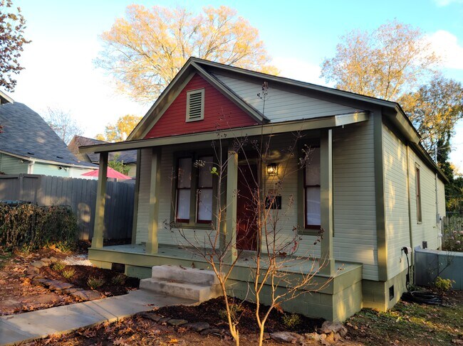 Historic Home Just ONE Block from Downtown Decatur - 314 Oak St NE