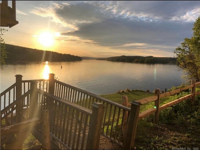 Building Photo - 83 Main St