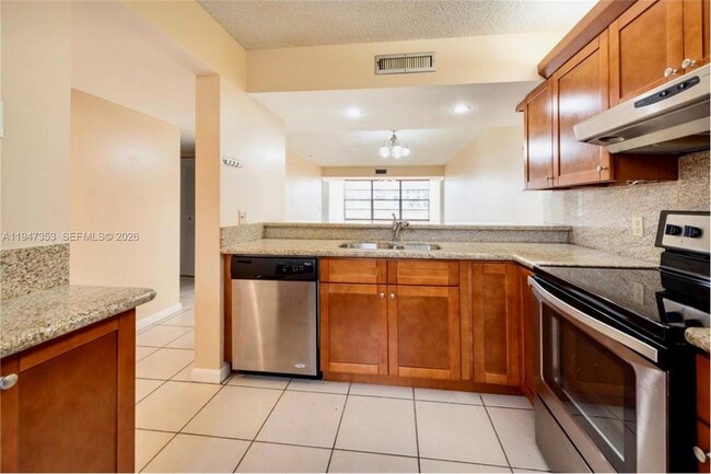 Building Photo - 1520 Whitehall Dr