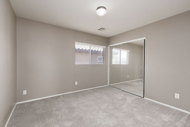 Foto del edificio - Great NLV single family 3 bedroom home.