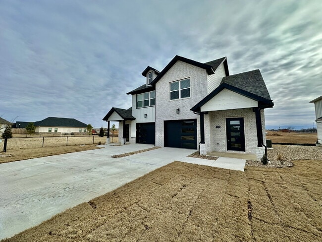 Photo - 2805 SW Hampshire Ave Apartment