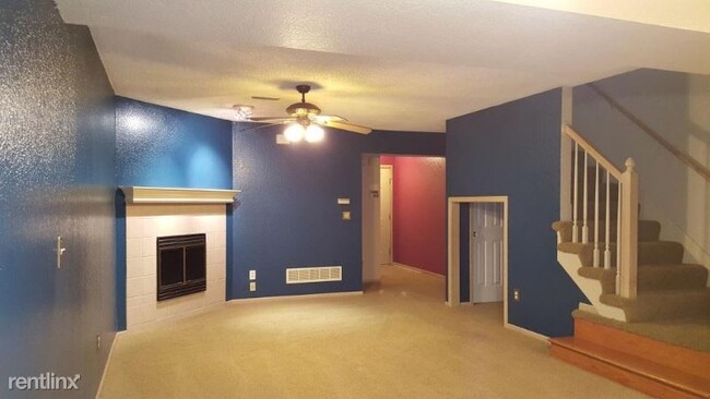 Building Photo - 2 br, 2 bath Townhome - 15413 E 48th St