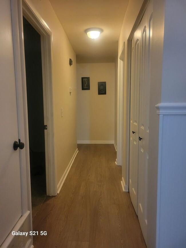 Foto del edificio - Spacious 4BR House in Savannah Near Mall & 95