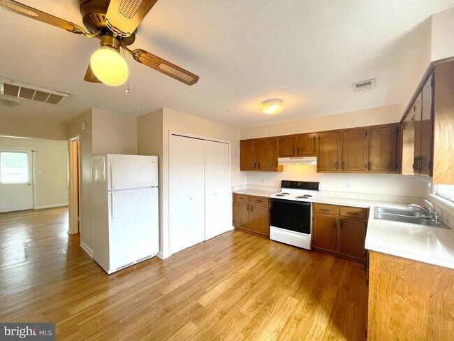 Building Photo - 44964 Serenity Farm Ln