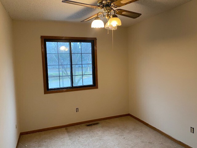 Foto del edificio - 2349 Cottage Dr