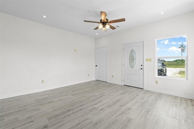 Building Photo - 5053-5835 Drive