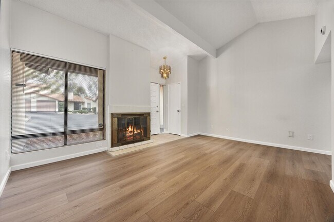 Foto del edificio - Beautiful 2-Bedroom Condo in Bakersfield, CA