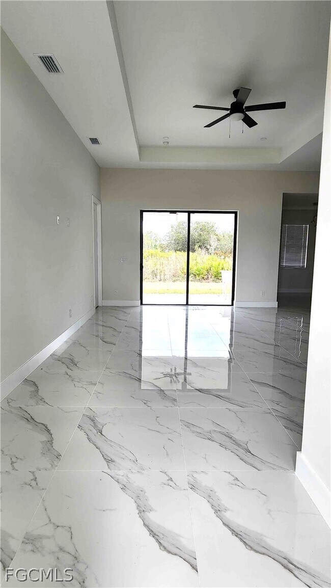 Foto del edificio - 4622 Gene Ave N