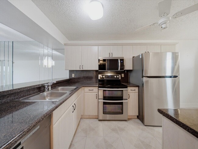 Building Photo - 6539 Coral Lake Dr