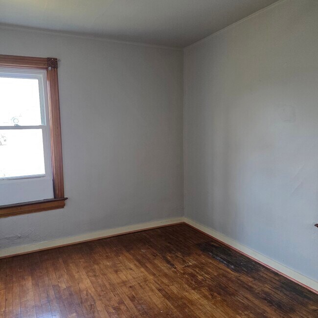 Foto del edificio - 384 S Hickory St