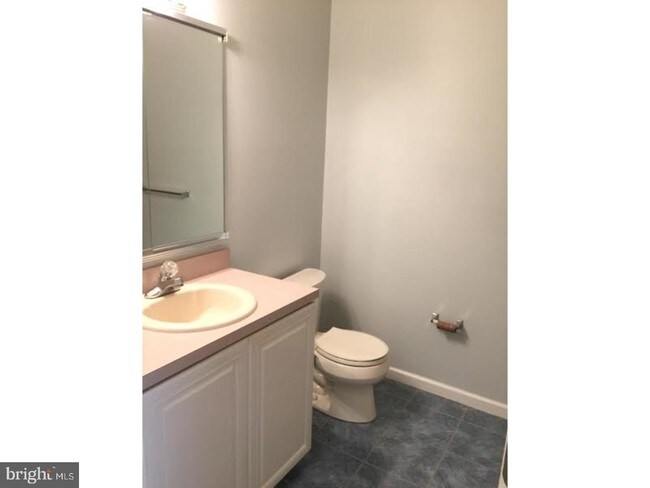 Building Photo - 303 Dresher Woods Dr