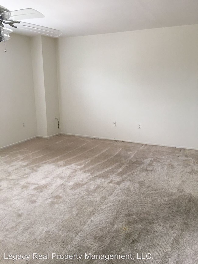 Building Photo - 4421 Romlon St