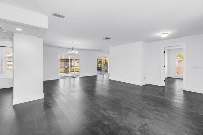 Foto del edificio - 3216 Pine Haven Dr