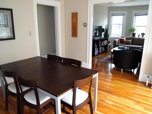 Building Photo - 56 Standish St