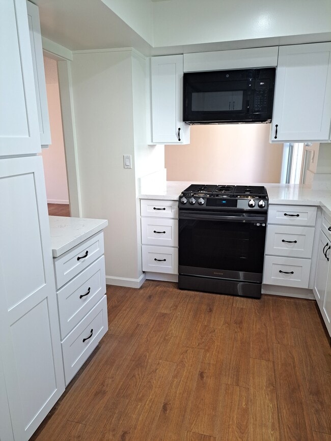 Building Photo - Westcliff