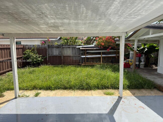Building Photo - 6822 SW 130th Ave