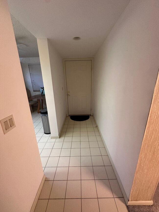 3330 Calle 70 - Interior - 2621 Village Blvd