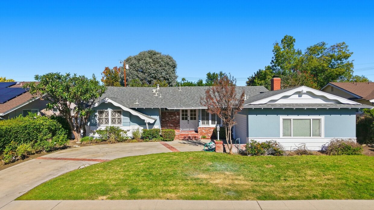 Foto principal - 23723 Aetna St