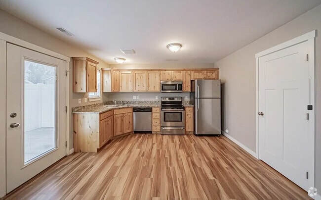 Building Photo - Meadowcreek Townhomes