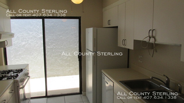 Building Photo - Great 3/2 Duplex In Convenient Location