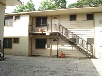 Primary Photo - 2522 Binz St