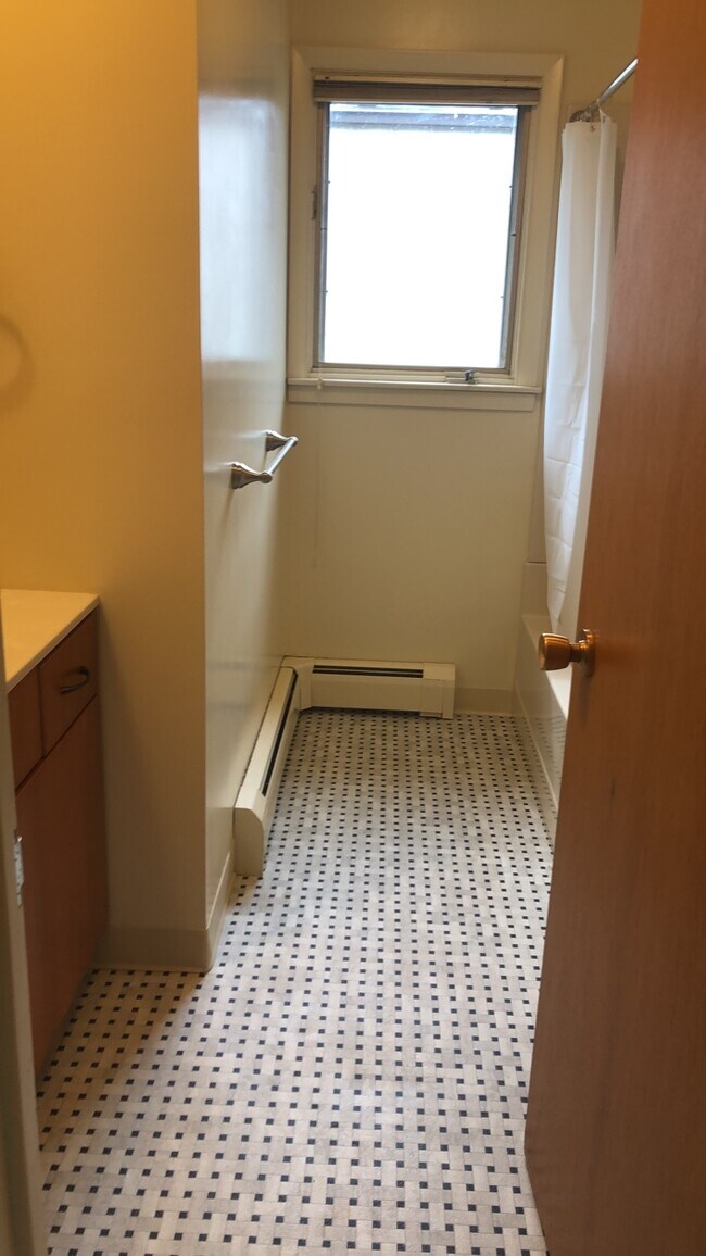 Foto del edificio - 1110 College Ave