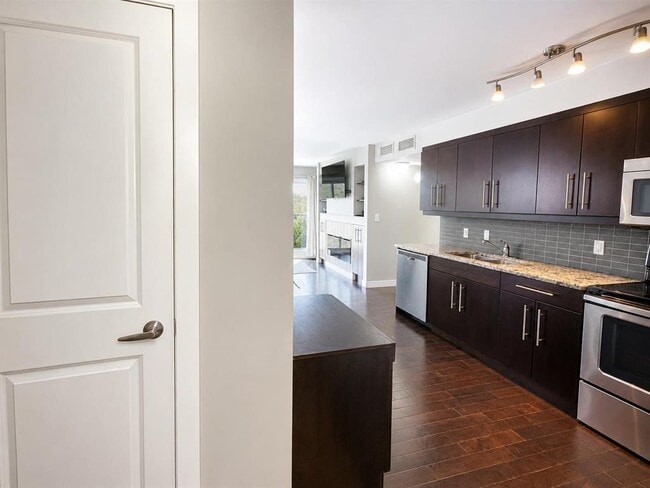 Building Photo - 235 Bridgeland Dr S