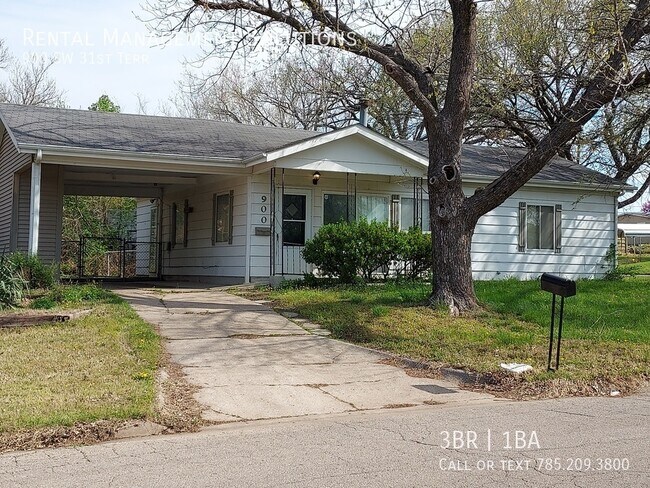 Building Photo - 900 SW 31st Terr- 3 BED/1 BATH
