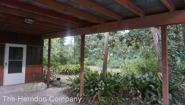 Building Photo - 2 br, 1.5 bath House - 725 Pineview Drive