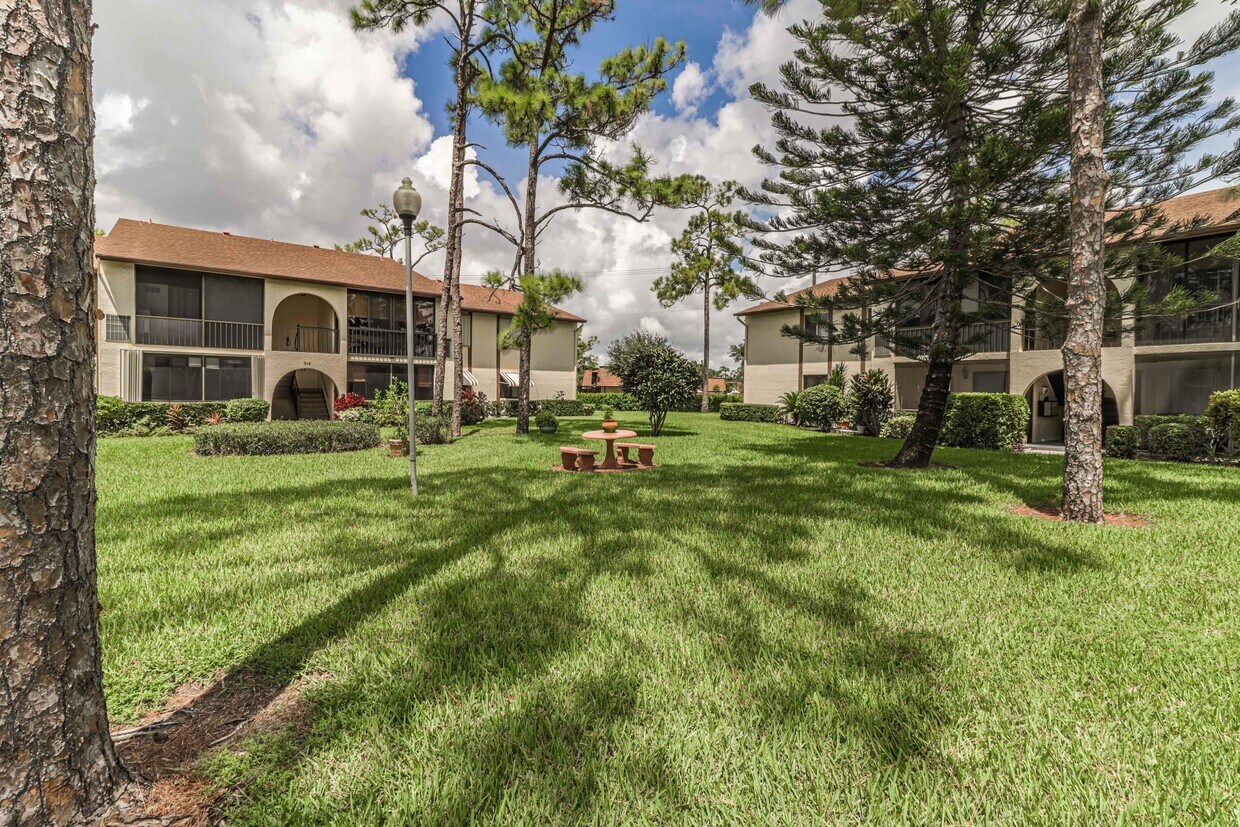 317 Knotty Pine Cir Unit A1, Greenacres, FL 33463 Condo for Rent in Greenacres, FL