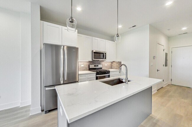Foto del edificio - 3355 N Southport Ave