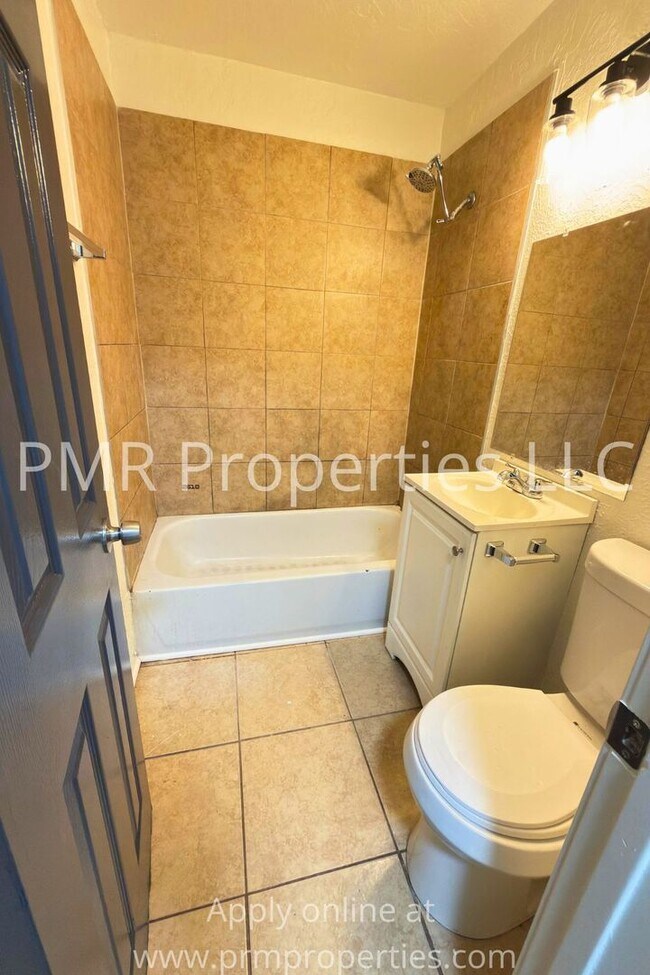 Foto del edificio - 3 Bedrooms / 1 Bathroom House