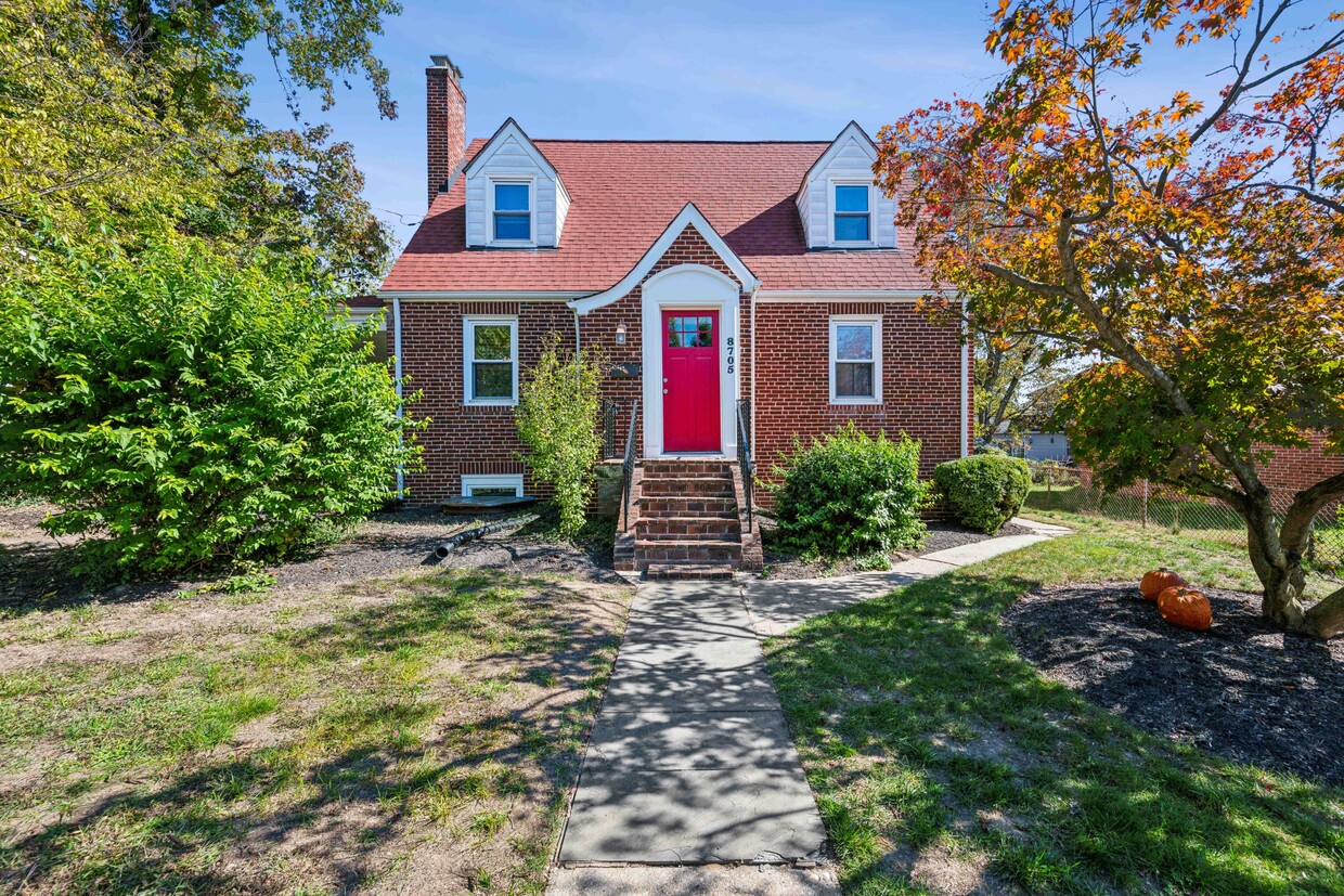 Photo - 8705 48th Ave