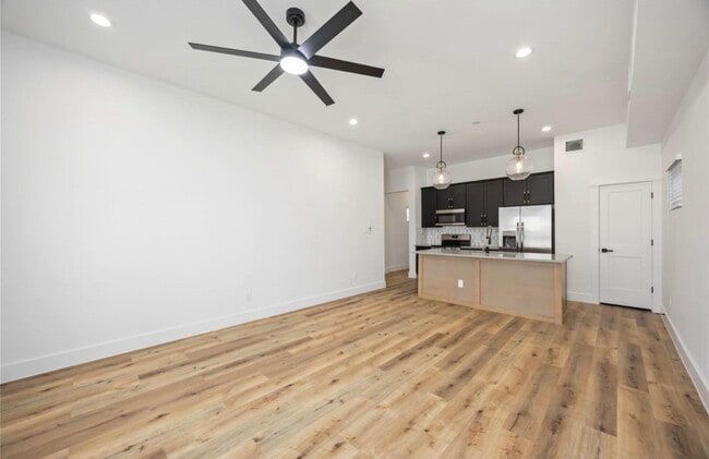 Foto del edificio - 8011 Cora St