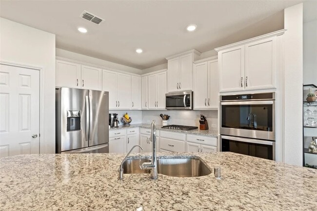 Kitchen - 3600 Highland Bayou Dr