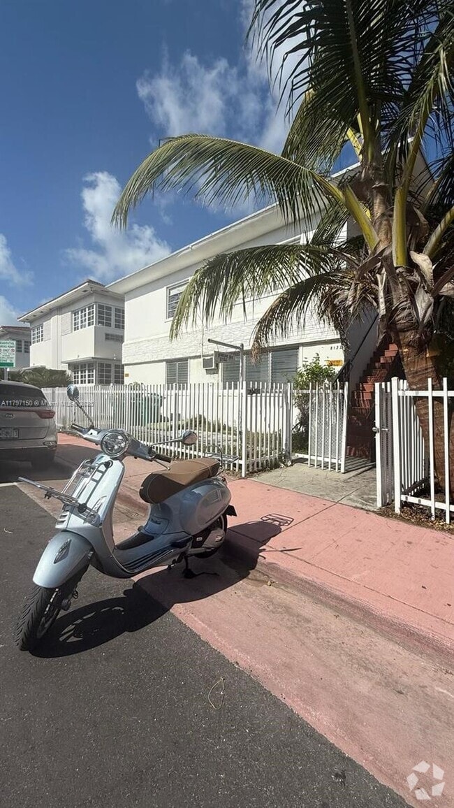 Building Photo - 8132 Harding Ave