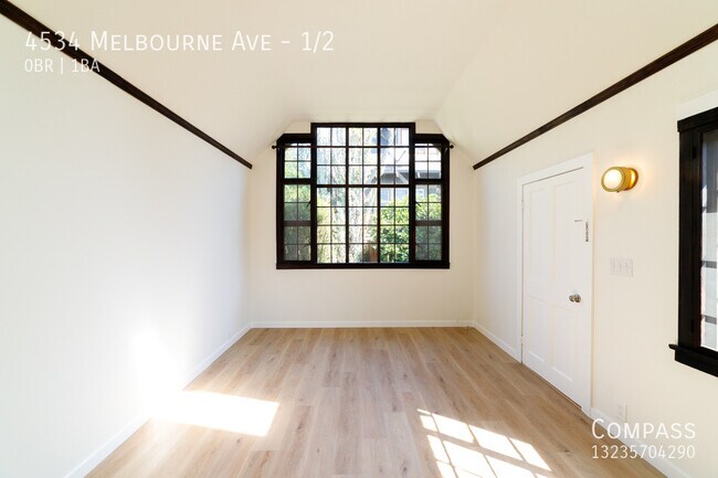 Foto del edificio - Sun-Soaked Los Feliz Studio Cottage—Perfec...