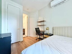 Building Photo - Nice room in a good neighborhood