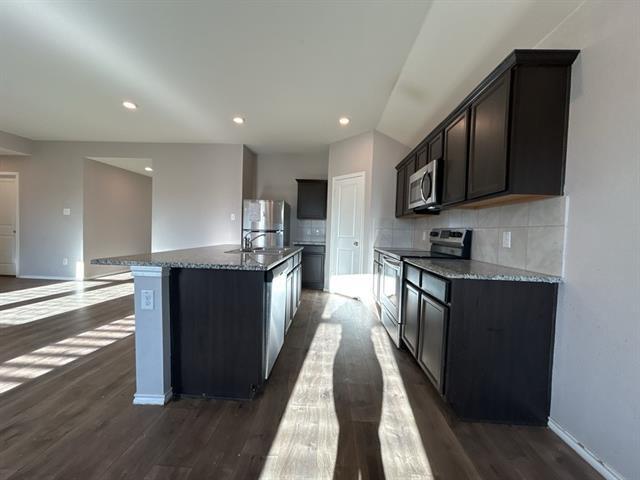 Building Photo - 2417 Rosharon Dr