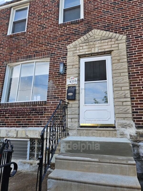 Building Photo - 4333 Marple St