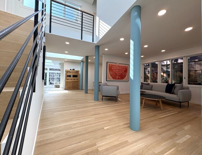 Foto del edificio - Modern Home available in Menlo Park- Occupied ADU on site