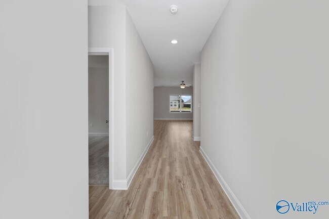 Building Photo - 136 Heritage Lks Blvd