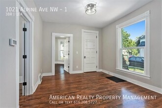 Building Photo - 1021 Alpine Ave NW