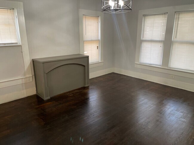 Foto del edificio - CHARMING 3-BEDROOM HOME IN TOBIN HILL