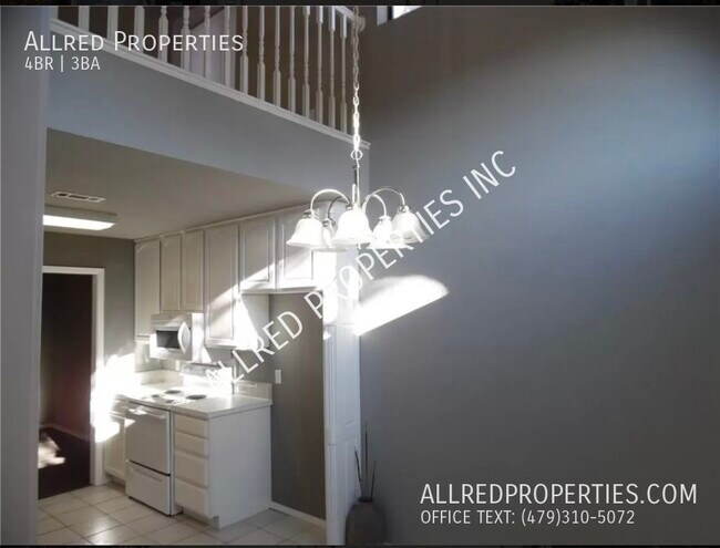 Building Photo - Beautiful Large Duplex in Fayetteville