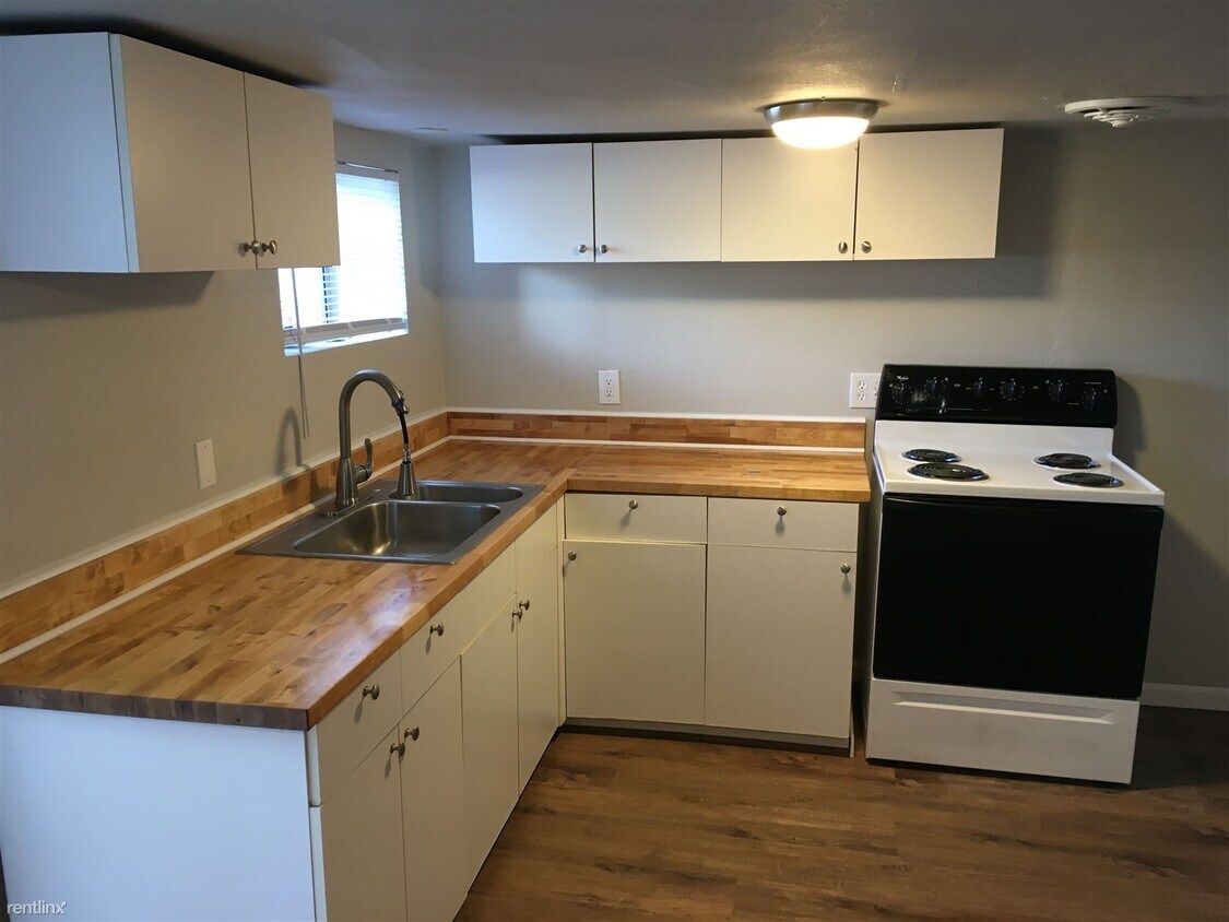 Primary Photo - 3 br, 1 bath Duplex - 1401 South 24th Aven...